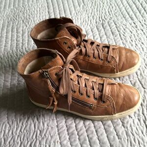 Uggs  LeatherTrainers Women 9.5